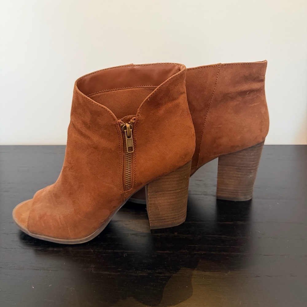 Carlos/Carlos Santana 9.5 medium open-toe bootie